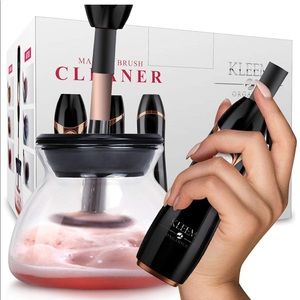 Makeup brush cleaner